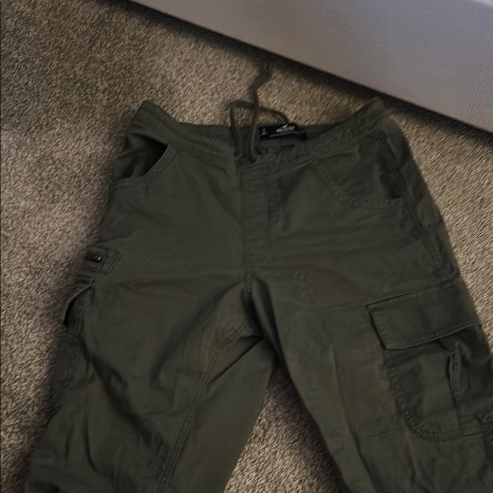 Women’s green cargos (hollister)